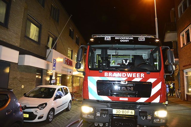 2017/101/20170514-00u09 GB 003 Zeer grote brand Breestraat BWK.jpg